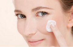 身體乳可以用來擦臉嗎 身體乳可以涂胸嗎