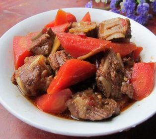 胡蘿卜燒排骨的家常做法