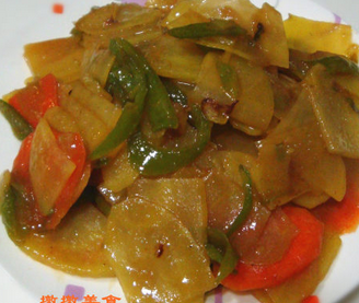 尖椒胡蘿卜炒土豆片的家常做法