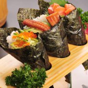 【海苔的熱量】海苔的熱量_海苔的營(yíng)養(yǎng)價(jià)值