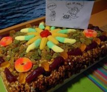 【切糕是什么意思】賣切糕是什么