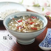 芡實(shí)薏米銀耳羹的做法