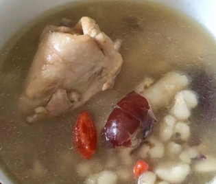 清補(bǔ)雞湯的家常做法