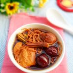 石斛蟲(chóng)草花燉瘦肉