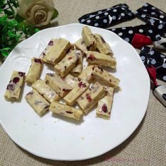 蔓越莓牛軋?zhí)堑淖龇? data-jesi=