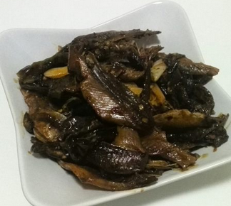 韓式干辣椒燒鯽魚干的家常做法