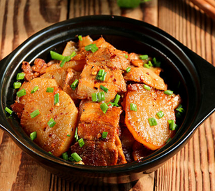 干鍋白蘿卜五花肉的家常做法