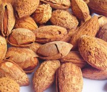 【杏仁吃多了會(huì)怎么樣】杏仁的營養(yǎng)價(jià)值_杏仁的功效與作用