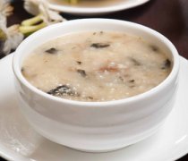 【咸豬骨菜干粥】咸豬骨菜干粥的做法_咸豬骨菜干粥的營(yíng)養(yǎng)價(jià)值