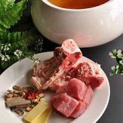 【豬骨髓的做法】豬骨髓的營養(yǎng)價值_豬骨髓的宜忌人群