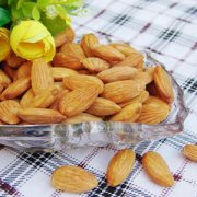 【杏仁的功效與作用】杏仁的營養(yǎng)價(jià)值_杏仁的吃法