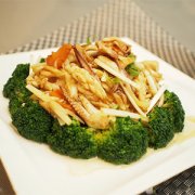 【西蘭花炒魷魚】西蘭花炒魷魚的做法_西蘭花炒魷魚的營養(yǎng)價(jià)值