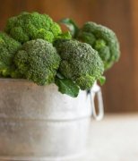 【西蘭花和蝦能一起吃嗎】西蘭花炒蝦仁的做法_西蘭花不能和什么一起