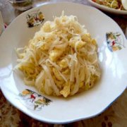 【白蘿卜和雞蛋能一起吃嗎】白蘿卜止咳嗎_白蘿卜不能和什么一起吃