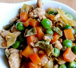 麥豆干豆角燜雞肉的家常做法