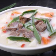 【牛腩燉白蘿卜】牛腩燉白蘿卜的做法_牛腩燉白蘿卜的營(yíng)養(yǎng)價(jià)值