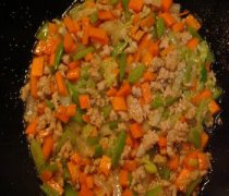 【胡蘿卜炒肉末】胡蘿卜炒肉末的做法_胡蘿卜炒肉末的營養(yǎng)價值