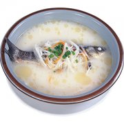 【鯽魚(yú)白蘿卜湯的功效】鯽魚(yú)白蘿卜湯的營(yíng)養(yǎng)價(jià)值_鯽魚(yú)白蘿卜湯的做法