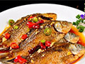 紅燜鯽魚(yú)的做法