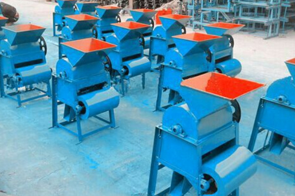 花生摘剝殼機(jī)工作原理