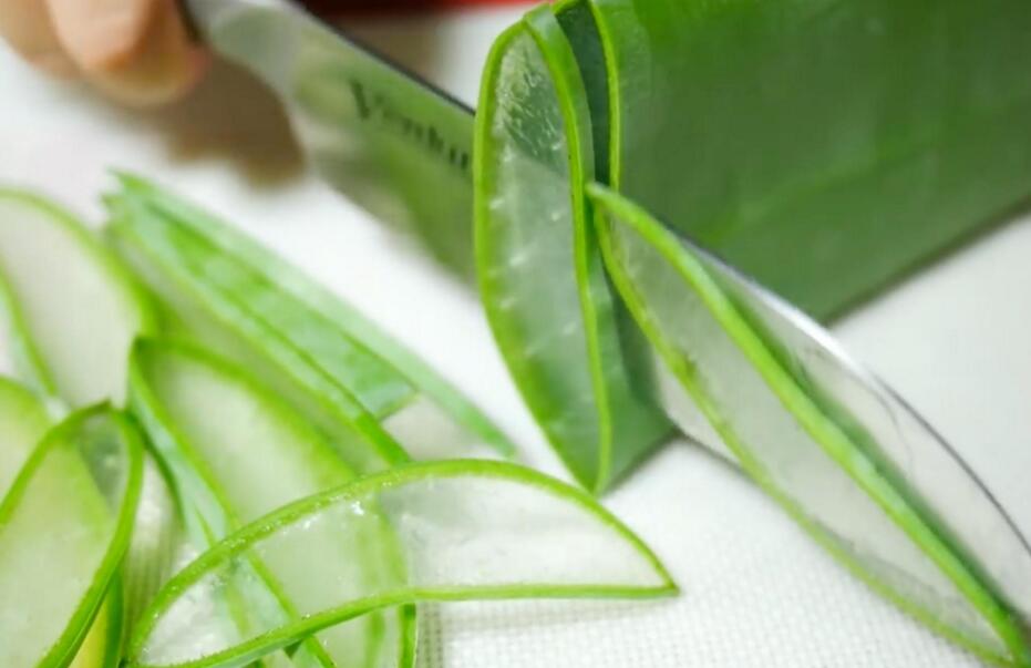 中國(guó)蘆薈的功效與作用，護(hù)膚養(yǎng)顏又排毒減肥