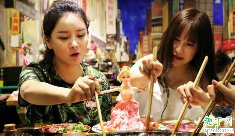 大學(xué)生一定要做白領(lǐng)嗎 大學(xué)生畢業(yè)開火鍋店賺錢嗎2