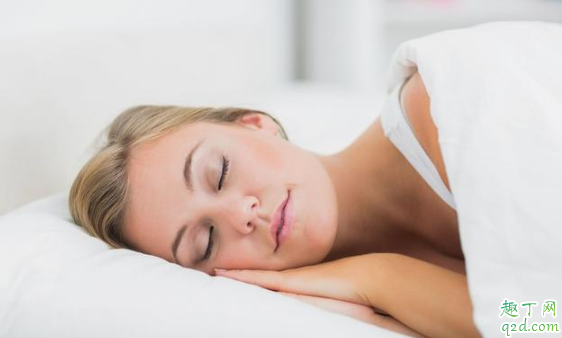 睡著時(shí)口干什么原因 怎么避免晚上睡覺口干2