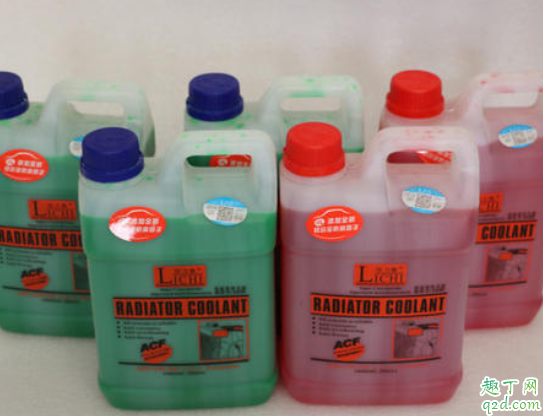 汽車?yán)鋮s液箱可以加水嗎 冷卻液沒漏也會變少嗎4