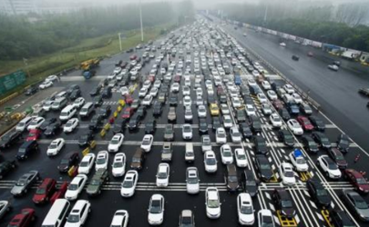 汽車(chē)上坡堵車(chē)怎么跟車(chē) 坡道停車(chē)車(chē)頭朝上還是朝下