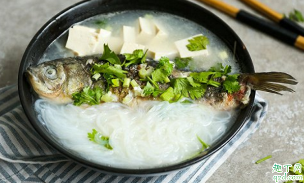 鯽魚湯是一整條魚放進去嗎 鯽魚湯鯽魚要切嗎2