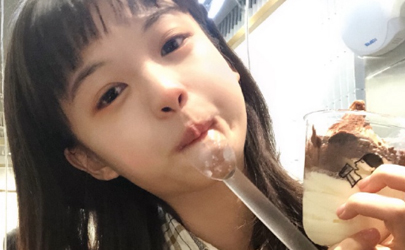 聊天時(shí)女生給男生發(fā)自拍代表什么 女生給男生發(fā)自拍是喜歡嗎