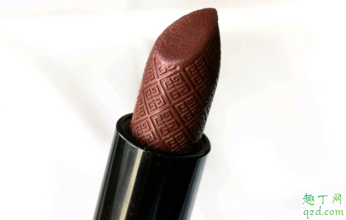 紀(jì)梵希2019圣誕限定28什么色 紀(jì)梵希28號口紅試色3