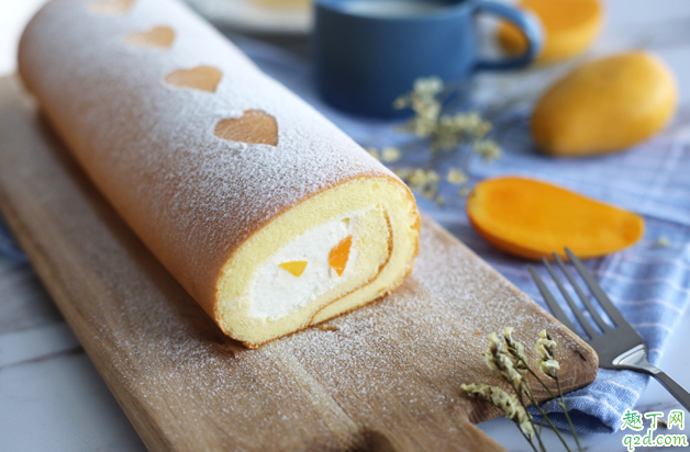 蛋糕卷表面有很多小氣泡什么原因 為什么蛋糕卷表面不光滑不平整2