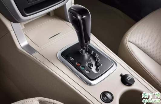 汽車掛擋時有響是什么原因 汽車掛擋時為什么很響3