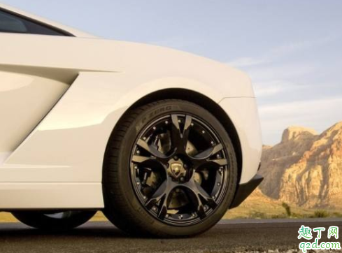 汽車(chē)輪胎花紋可以不一樣嗎 車(chē)檢輪胎花紋不一致可以通過(guò)嗎4