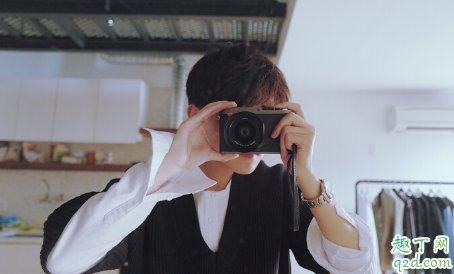 會被男生議論的是哪種女生 男生經(jīng)常議論一個女生是喜歡嗎1