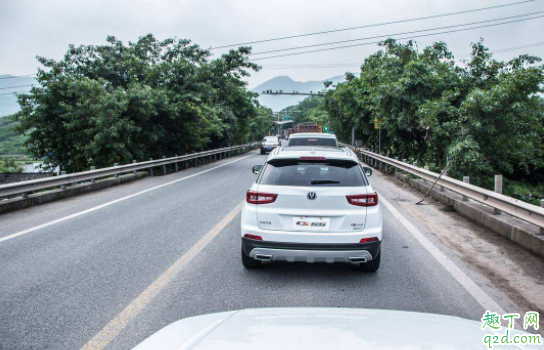 如果剎車失靈可以拉手剎嗎 高速行駛時(shí)拉手剎能制動(dòng)嗎4