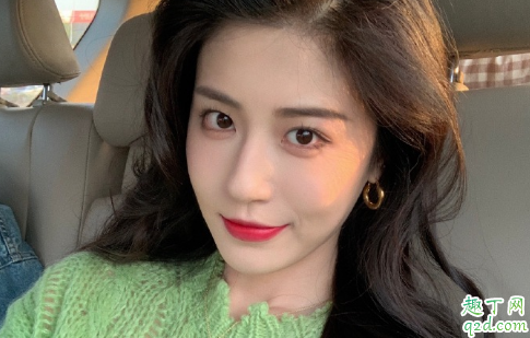 女生什么行為表示喜歡上你 女生喜歡男生會有怎樣的表現(xiàn)3