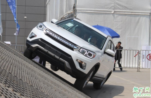 陡坡為什么拉起手剎還是溜車 什么情況需要拉手剎3