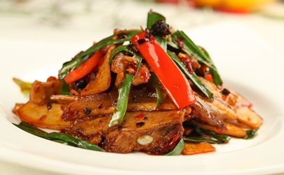 回鍋肉是煮的還是蒸的 回鍋肉能否用蒸的方式來(lái)做