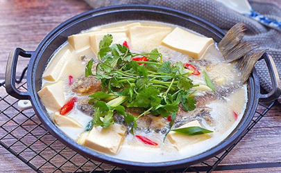 奶白鯽魚湯用大火還是小火 鯽魚湯用什么火候燉才白
