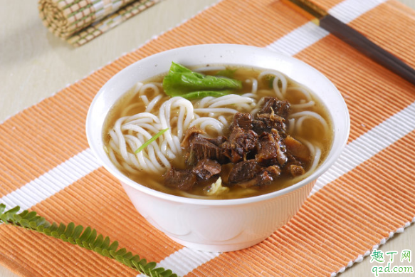 原味湯粉湯底放什么調料更好吃 原味湯粉湯底怎么做比較好3