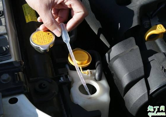 防凍液可以加水用嗎 汽車(chē)防凍液怎么加才好1