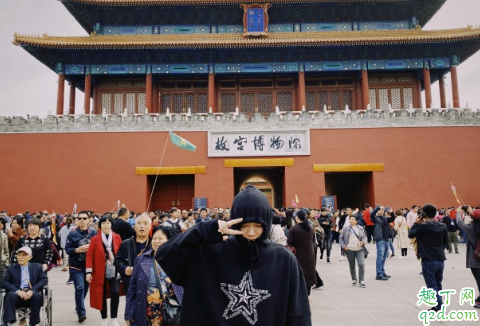 李小璐為什么看上pgone 皮幾萬和賈乃亮有對(duì)比性嗎4