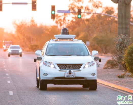 轉(zhuǎn)彎的時(shí)候可以換檔嗎  開(kāi)車(chē)換擋可以跳檔嗎1