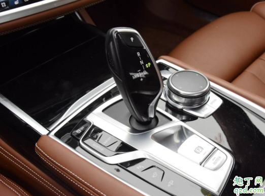 轉(zhuǎn)彎的時(shí)候可以換檔嗎  開(kāi)車(chē)換擋可以跳檔嗎2