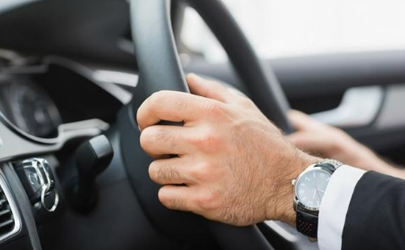 給公司領(lǐng)導(dǎo)開(kāi)車有前途嗎 給領(lǐng)導(dǎo)開(kāi)車的司機(jī)是什么職業(yè)