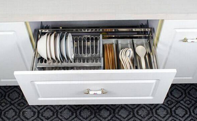 櫥柜裝拉籃好還是不裝拉籃好 櫥柜裝拉籃的優(yōu)缺點(diǎn)