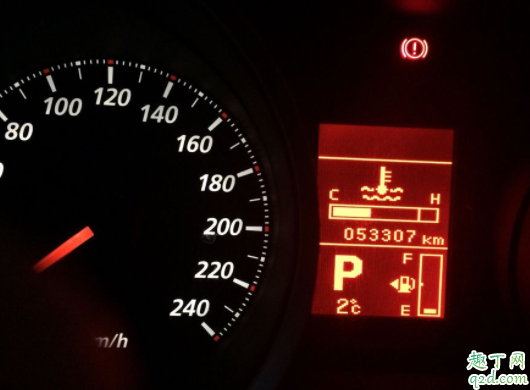 汽車水箱不熱發(fā)動(dòng)機(jī)高溫是什么情況 車水溫突然高了怎么辦2