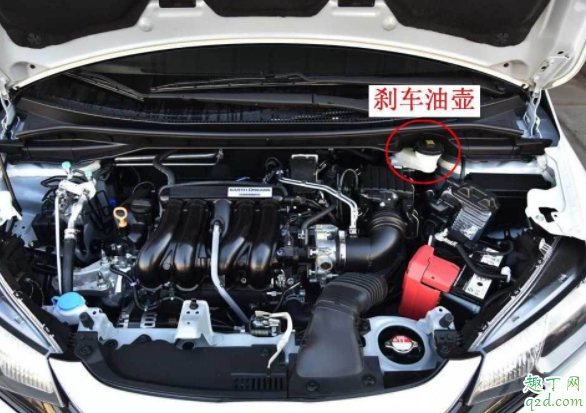 剎車(chē)油兩年必須換嗎 制動(dòng)液報(bào)警了還可以行駛嗎2